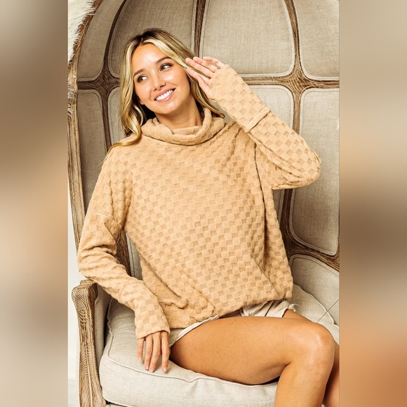 BiBi Designer Checkered Round Neck Thumbhole Long Sleeve Top - Picture 7 of 9